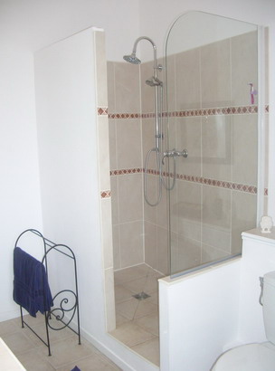 Master bedroom en-suite shower-room